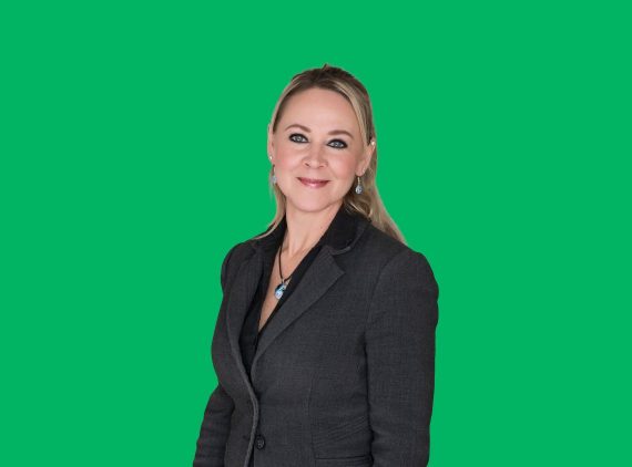 M<sup>me</sup> Nancy Menard